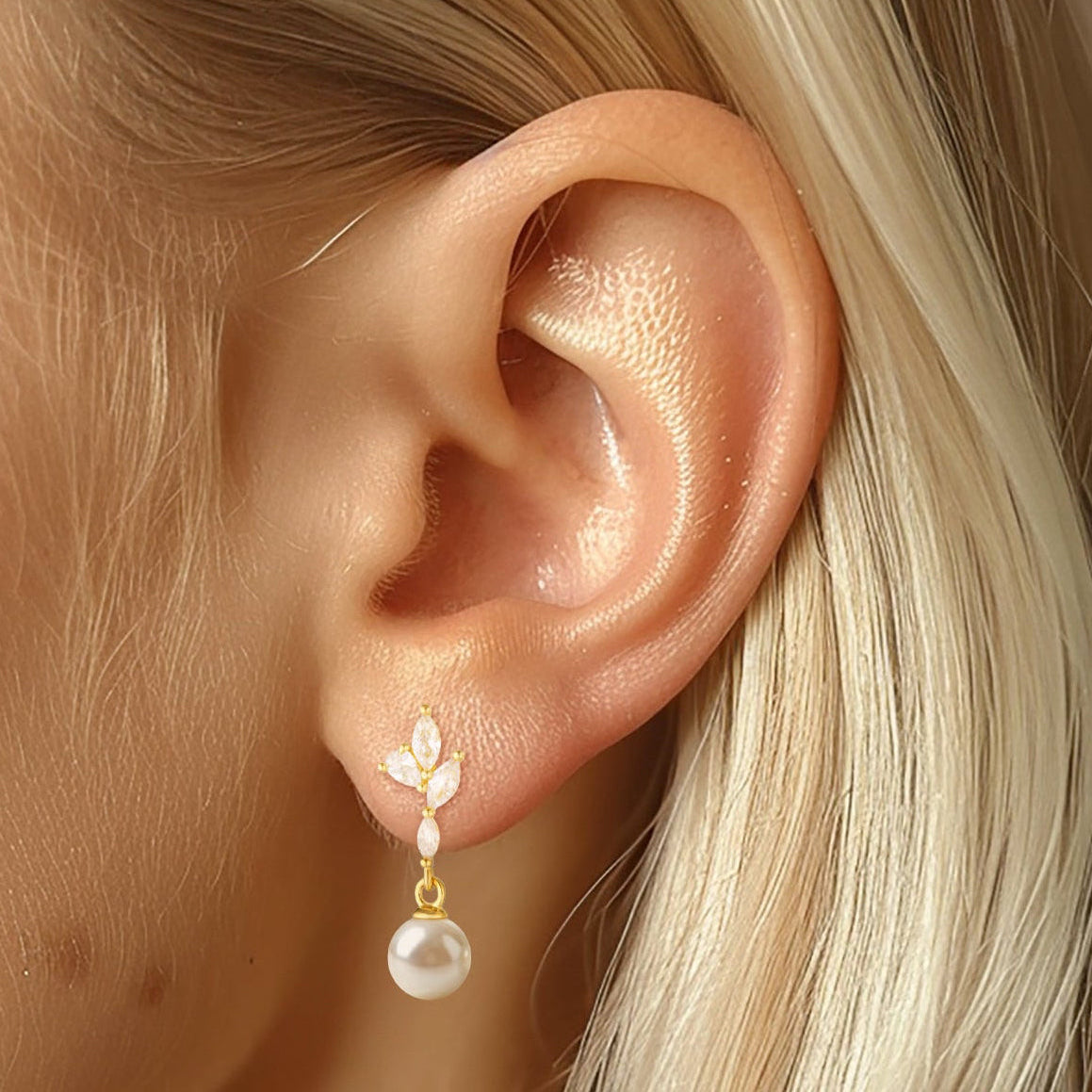 Beverley Pearl Stud Earrings